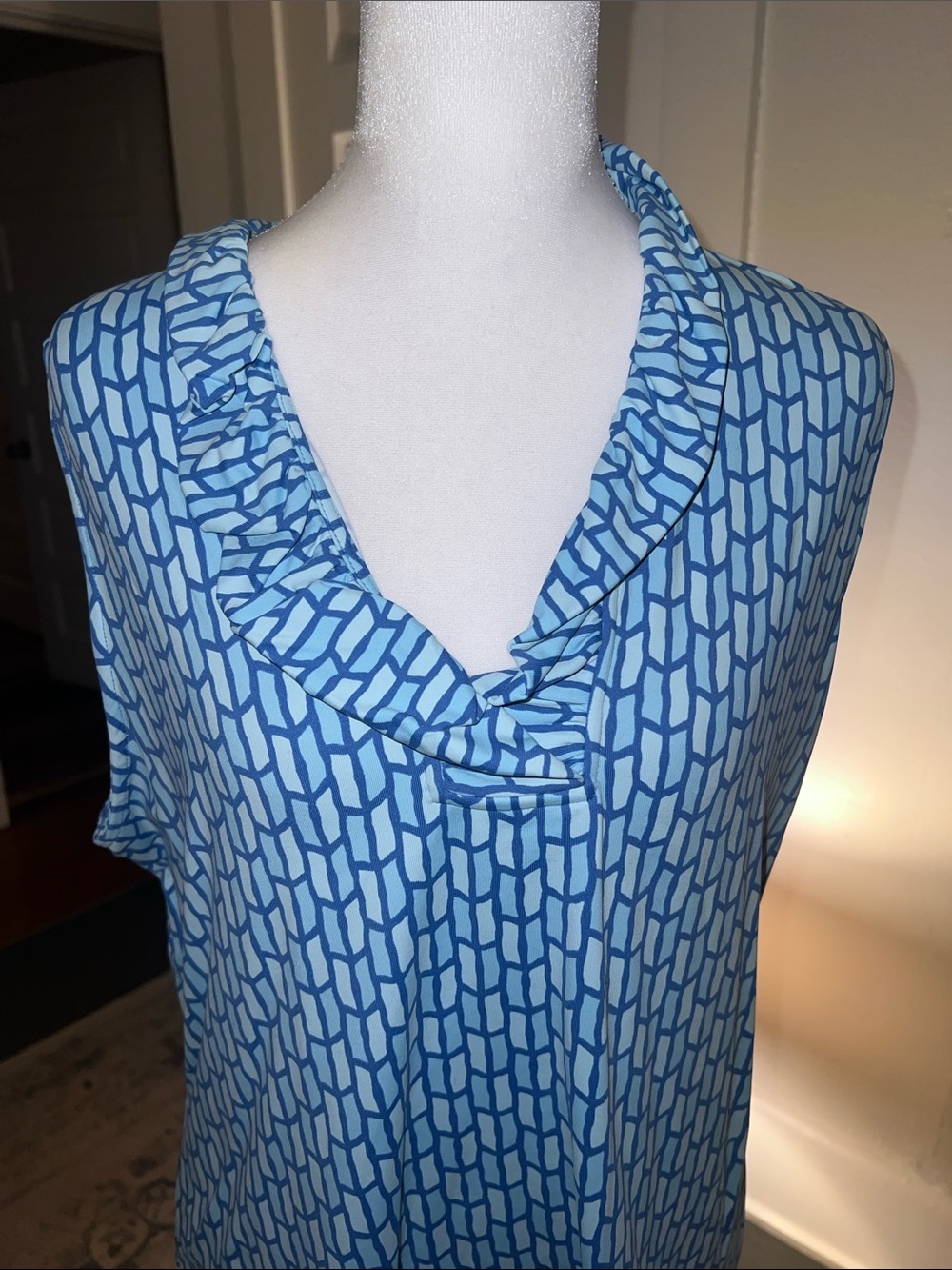 J. Mcglaughlin Ruffle Durham Ruffle Bluw Top - Picture 2 of 5